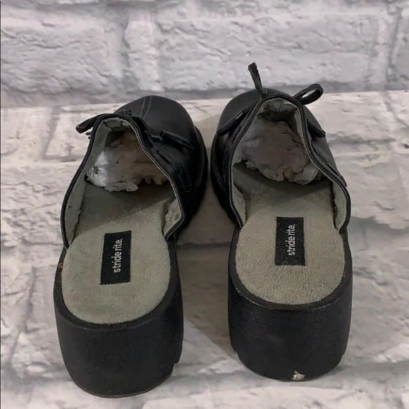 Stride Rite Genuine Leather Clogs w Tassels - Picture 3 of 4